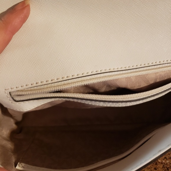 Micheal Kores purse - Picture 3 of 3